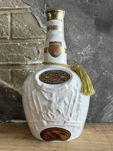 【25％OFF】 Chivas Royal Salute 25 years for Royal Wedding | Old Liquor ウイスキー